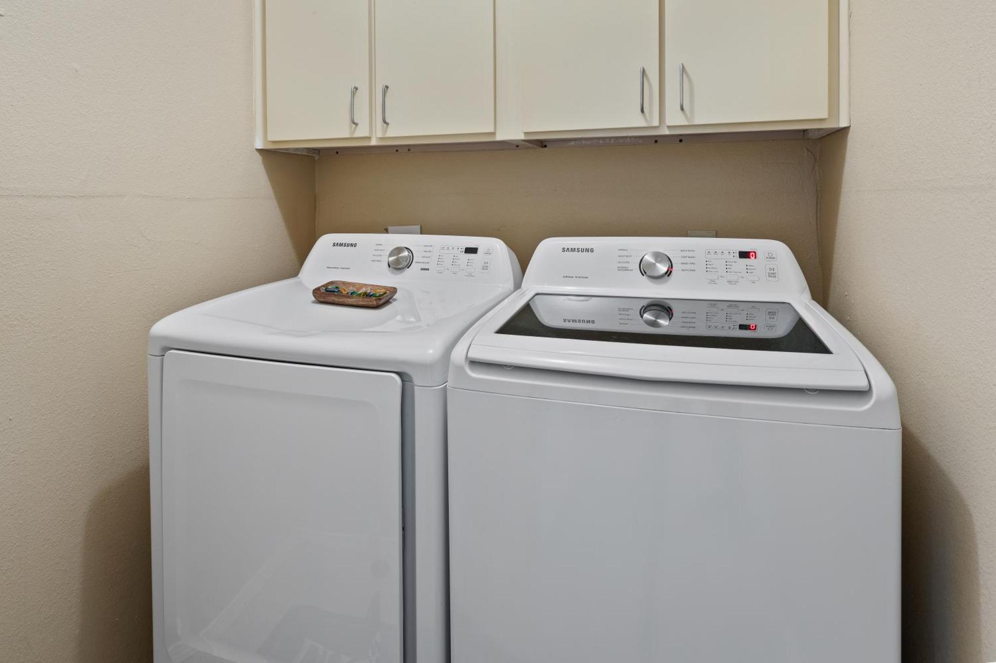 Holiday home 4 Bedroom Suburban Dream House - Seaworld-6flags-medcenter - Sleeps 10 *